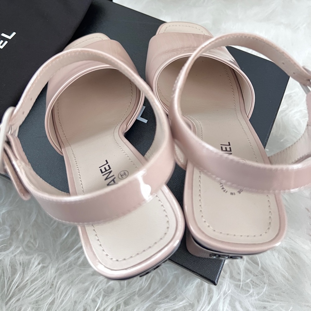 Auth Chanel Patent Leather CC Logo Beige Sandals - Size 37.5 - Picture 7 of 10